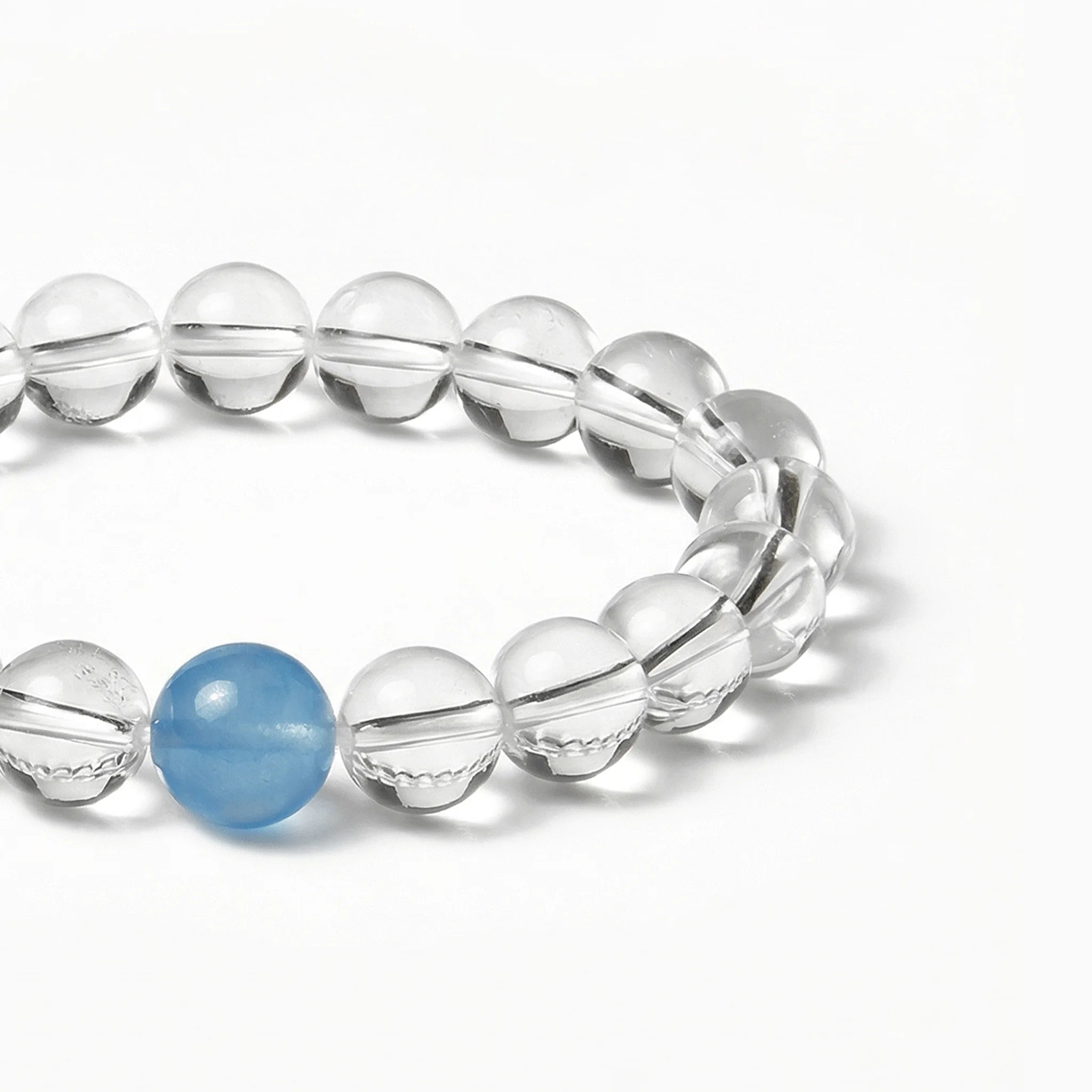Bracelet de perles en quartz clair aigue-marine