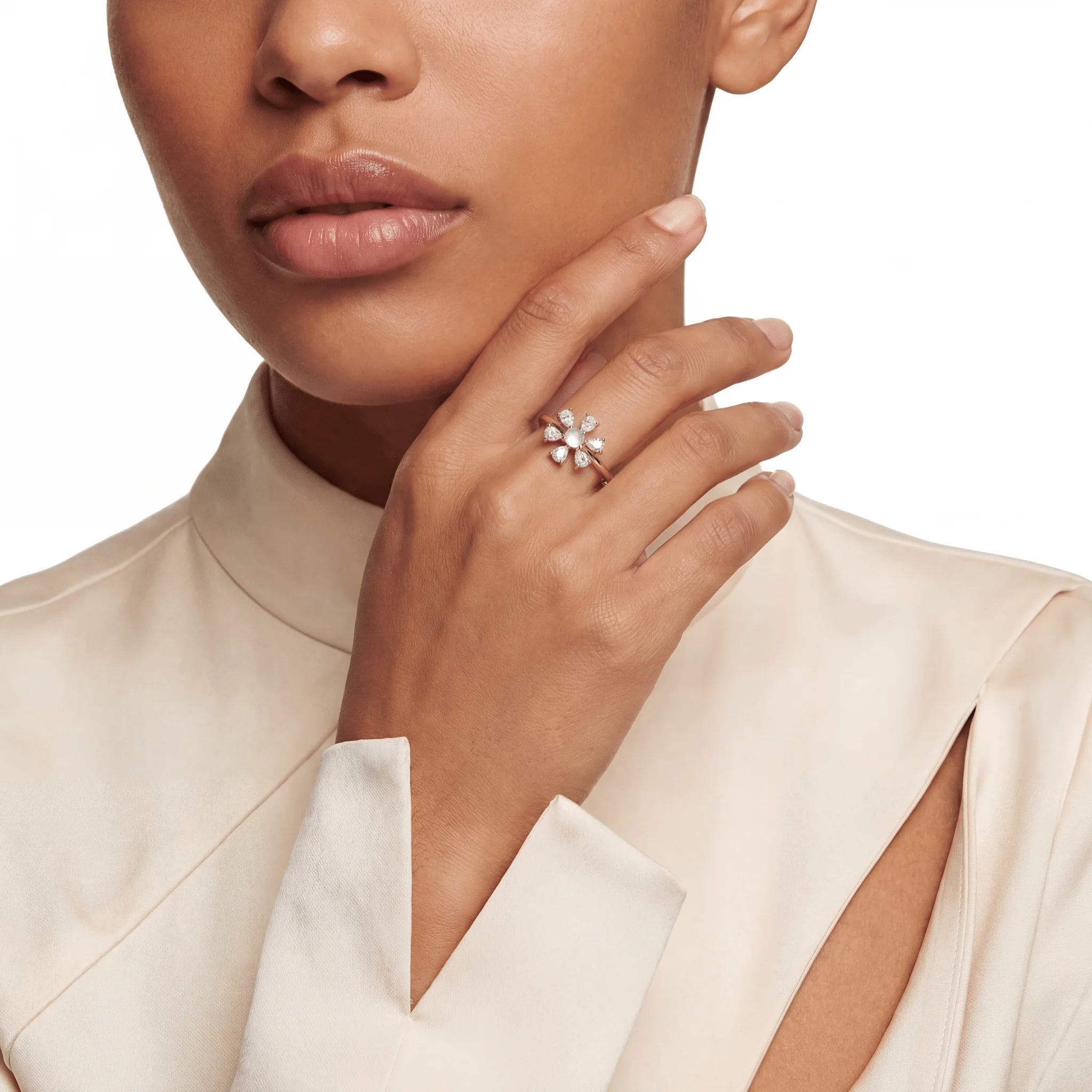 Bague florale en pierre de lune